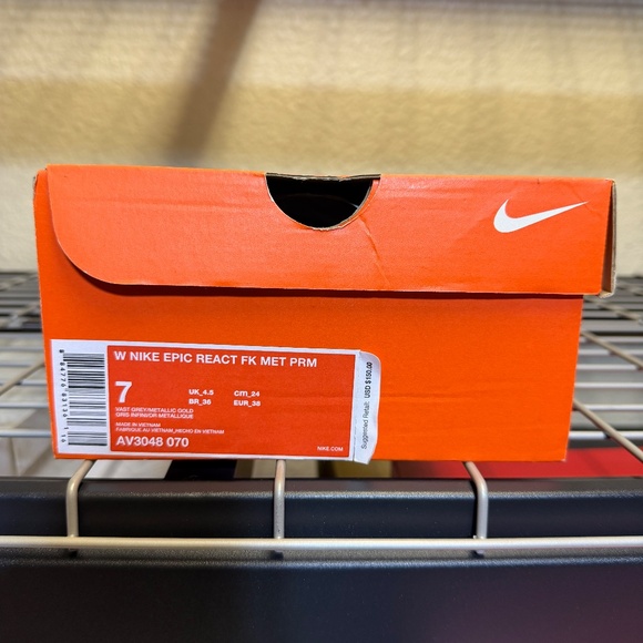 Nike Epic React Shoes - Picture 2 of 3